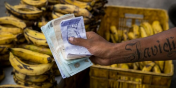 Devaluación sin freno: El precio del dólar BCV pasó la barrera de los 62 bolívares