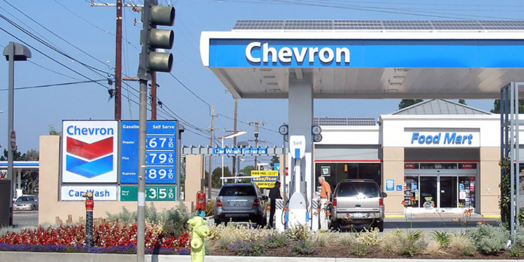 Chevron evalúa aumentar exportaciones de petróleo de Venezuela a su nivel más alto en siete años
