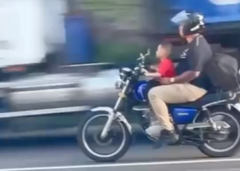Fiscal anuncia investigación contra sujeto por dejar que un niño manejara una moto en la autopista GMA