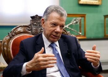 Expresidente Juan Manuel Santos: «Yo habría reconocido a Edmundo González como presidente de Venezuela»