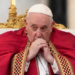 El Vaticano aseguró que los análisis de sangre del papa Francisco muestran una “leve mejoría”