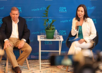 Edmundo González y María Corina Machado exigen al cuerpo diplomático en Venezuela pronunciarse ante asedio en la embajada argentina en Caracas