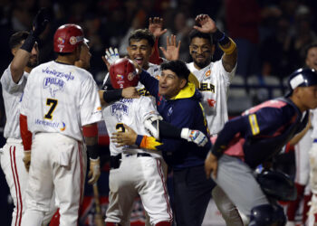 Venezuela completó el tercer no hit no run en la historia de la Serie del Caribe y avanzó a la semifinal (Fotos)