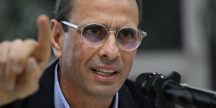 Capriles a los militantes de PJ: «No perdamos ni un minuto en la basura de Julio Borges»