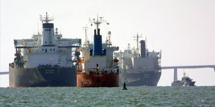 EEUU retoma su estrategia de presión contra Irán con sanciones a buques petroleros