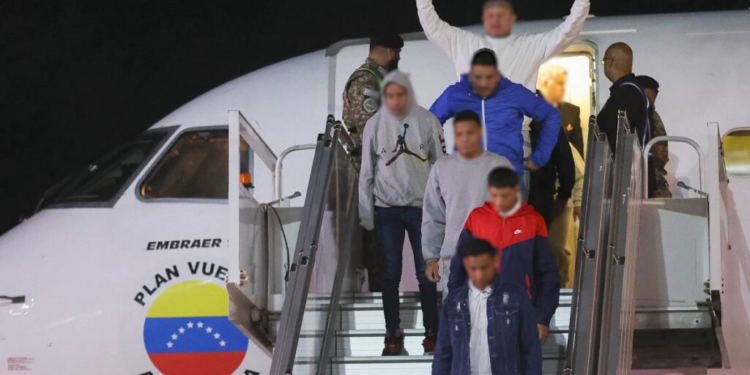 Venezuela confirma 15 personas con antecedentes penales entre los migrantes repatriados