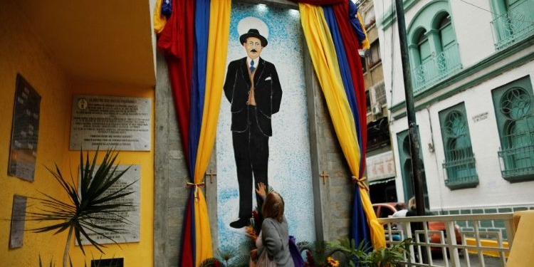 José Gregorio Hernández, el «Médico de los Pobres», se convierte en el primer santo venezolano (Detalles)
