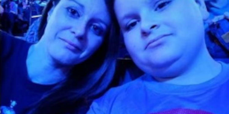 Una madre asegura que mató a su hijo un día antes de su cumpleaños porque «él no quería cumplir 18»