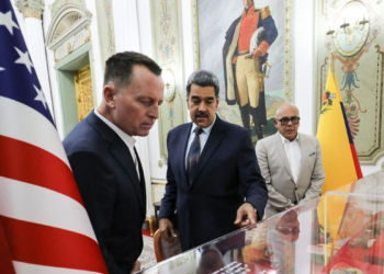 VOA | Expertos afirman que Donald Trump envía «señales diversas» sobre su política para Venezuela