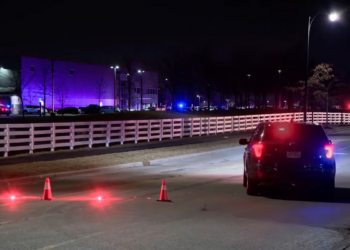 Tiroteo en una fábrica de cosméticos de Ohio dejó al menos un muerto y cinco heridos