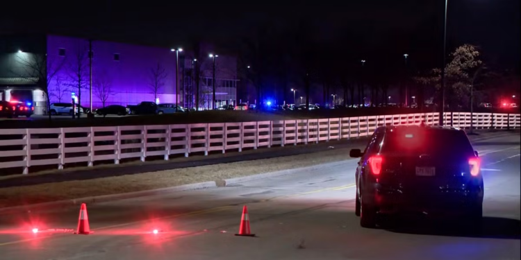 Tiroteo en una fábrica de cosméticos de Ohio dejó al menos un muerto y cinco heridos