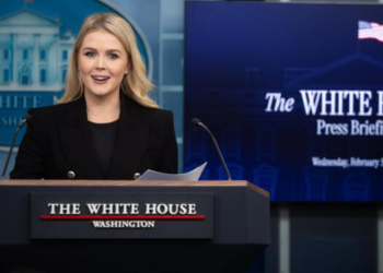 La Casa Blanca confirma que 10 miembros de la peligrosa banda Tren de Aragua fueron deportados a la Bahía de Guantánamo, Cuba