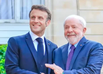 Lula y Macron conversaron de la importancia de incluir a Ucrania en la negociación para resolver el conflicto
