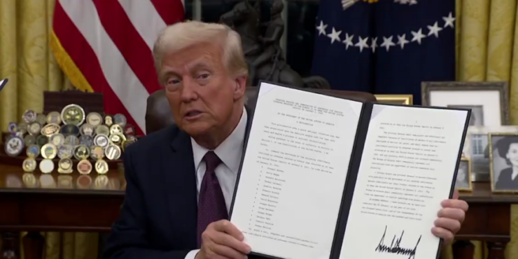 Trump ordena la creación de un «fondo soberano» que podría adquirir TikTok