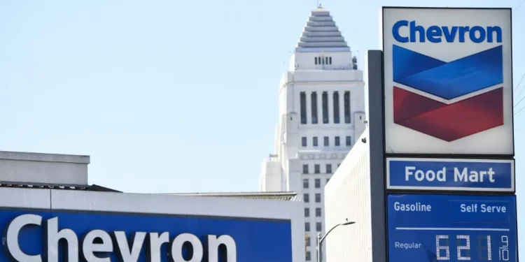 Chevron acatará instrucciones del Departamento del Tesoro para cesar operaciones en Venezuela