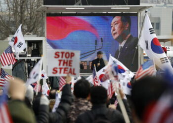 Tribunal de Corea del Sur ordenó liberar al destituido presidente Yoon Suk-yeol