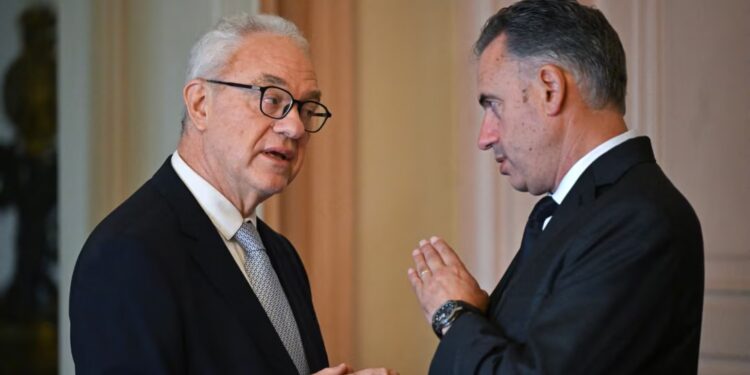 Nuevo gobierno de Uruguay deja de reconocer a González Urrutia como presidente electo pero tampoco valida a Maduro