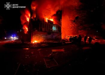 Rusia lanzó un ataque masivo con misiles en el este de Ucrania: al menos 12 muertos y 30 heridos