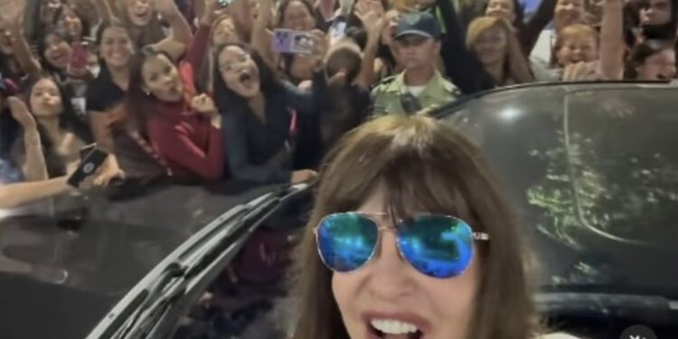 Mimi Lazo presentó Mi sexta boda gratis en Chacao por el Día de la Mujer 