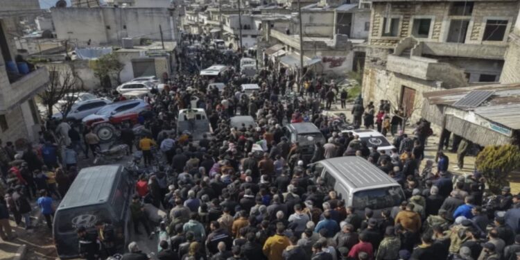 Escala violencia en Siria: Enfrentamientos dejan más de mil muertos