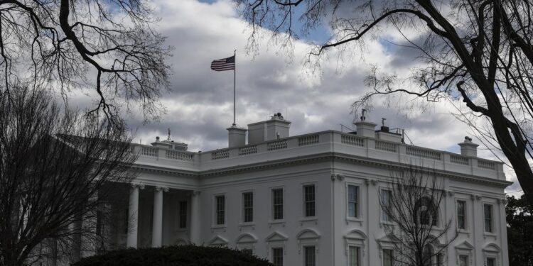 El Servicio Secreto de EEUU dispara a un hombre armado en los alrededores de la Casa Blanca