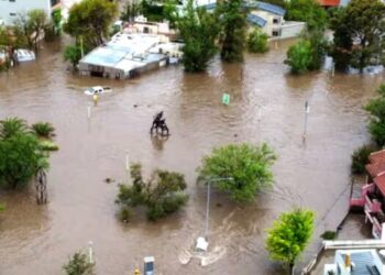 Ascienden a 15 los muertos por las inundaciones en Bahía Blanca, Argentina