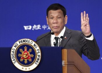 Detienen a expresidente de Filipinas, acusado por la CPI de delitos de lesa humanidad