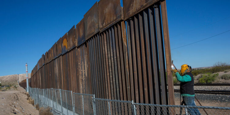 Estados Unidos añadirá más de 10 kilómetros a su muro fronterizo con México