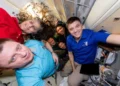 Astronautas atrapados en la Estación Espacial Internacional regresan a la Tierra este martes
