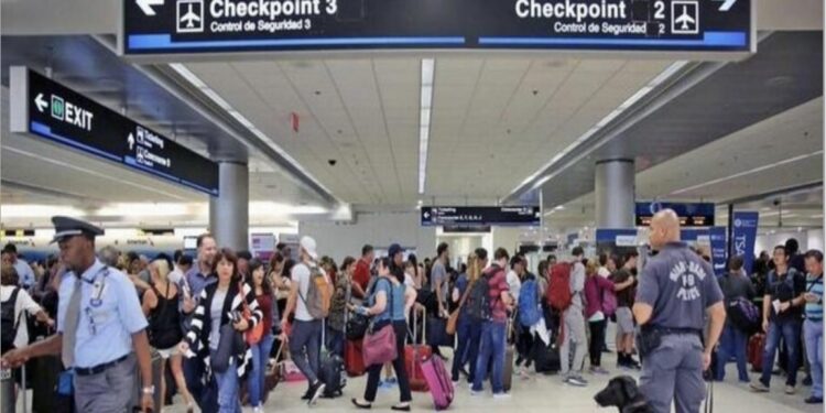 Régimen de Maduro emitió una «alerta de viaje» para venezolanos que vayan a EEUU