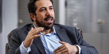 Diego Guevara renuncia como ministro de Hacienda de Colombia