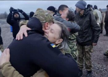 Ucrania y Rusia intercambian 350 prisioneros de guerra