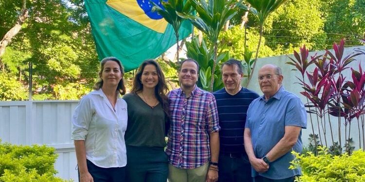 Plataforma Unitaria pide salvoconductos para opositores asilados desde hace un año en la embajada argentina