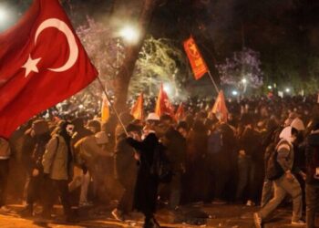 Protestas contra el alcalde opositor de Estambul en Turquía dejan más de 300 detenidos