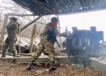 Rusia lanzó un masivo ataque con drones contra Kiev y mató al menos tres personas