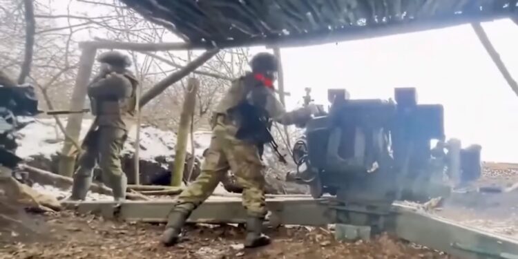 Rusia lanzó un masivo ataque con drones contra Kiev y mató al menos tres personas