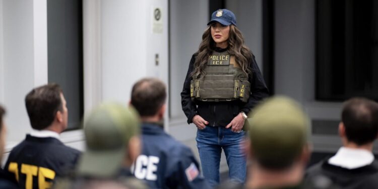 EEUU difundió fotos de presuntos miembros del Tren de Aragua detenidos en operativos recientes