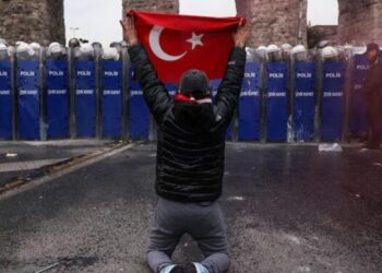 Más de 1.100 detenidos en Turquía en 5 días de protestas por el arresto del principal líder opositor a Erdogan