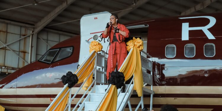Rutaca hace historia por todo lo alto con el avión oficial de la Vinotinto