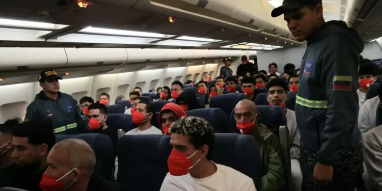 Llegaron 178 deportados desde Estados Unidos a Venezuela