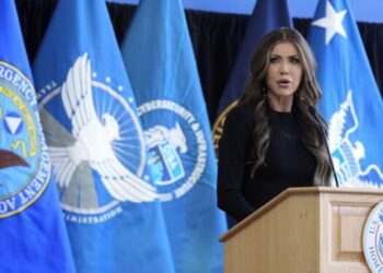 Secretaria de Seguridad de EEUU dijo que ayudarán a Colombia a impedir que «terroristas» crucen sus fronteras