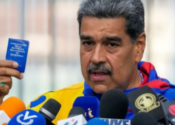 Expertos advierten que reforma de Maduro puede derivar en otra Constitución