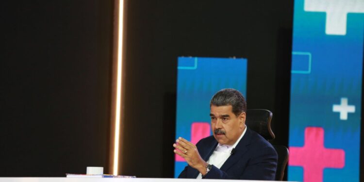 Maduro dice tener un plan para solicitar intervención por venezolanos encarcelados en El Salvador