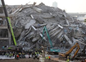 El relato de un sobreviviente del trágico derrumbe de un edificio en obras en Bangkok: “Todo pasó en un parpadeo”