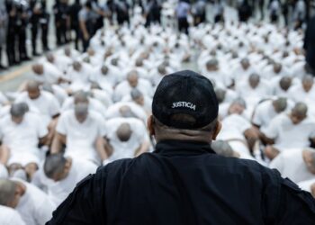 Venezuela pide a la ONU interceder para que El Salvador entregue nombres de migrantes detenidos y responda judicialmente