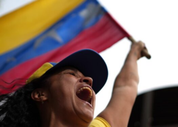 Un viejo dilema electoral reabre las divisiones en la oposición mayoritaria de Venezuela