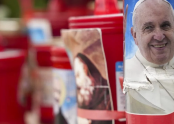 Vaticano: La situación clínica del Papa sigue siendo estacionaria en un cuadro complejo