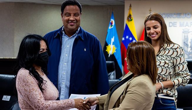 Vanessa Linares de Ramírez llama a la participación electoral y respalda la reelección de Manuel Rosales en Zulia