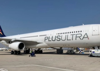 Pasajero intentó abrir la compuerta de un avión en pleno vuelo Madrid-Venezuela