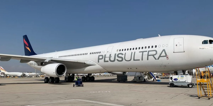 Pasajero intentó abrir la compuerta de un avión en pleno vuelo Madrid-Venezuela